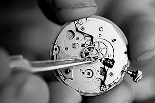 帕玛强尼机械表走时误差大怎么办？（原因分析与解决方法）